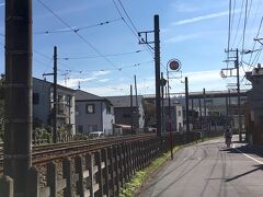 遊歩道を20分ほど歩いて、東急世田谷線の山下駅に着きました。
