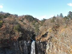 小さく華厳の滝