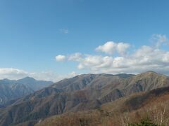 元ラリードライバーかと思ってしまう
アグレッシブな走りの運転手さん運転うまい！

こちら足尾の方角ですよね。
