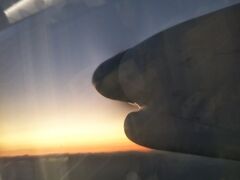 またまた小型機でしたが、空から見る夕焼けがとても綺麗でした♪ヽ(´▽｀)/