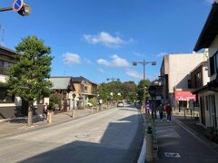 鹿島神宮の参道に来ました。平日だから、閉まっているお店が多かった。