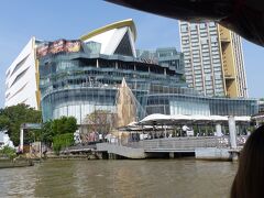 アイコンサイアムまで北上してきました。

昼間はなんちゃないけどな。