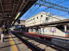 駅舎ですなぁ。これは高尾駅ですね。