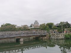 駅からは徒歩で姫路城へ。