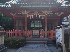 金沢城のすぐ脇にある神社で，加賀藩の三代藩主前田利常公を祀っています．