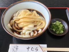 外宮近くの中むらで初めての伊勢うどん。コシがないのは好みが別れそうですが、太麺好きなのでOK。