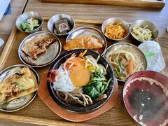 おまけ
別の日に・
これは地元にあるヌンジャ食堂というお店の韓国ランチです
韓国行きたいです
ここも少しずつ色々食べられるのでお気に入りです。


