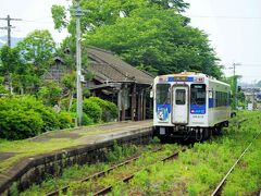 有田駅から３つめの駅、蔵宿駅（ぞうしゅく）の駅舎は大正２年の建築。次に来た時には下車してみたい駅です。