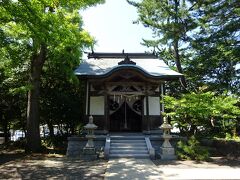 山側に神社がありました。