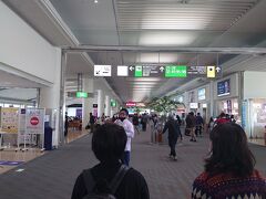 まだ、9：30の那覇空港。だいぶ人が戻ってきてる感じ