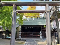 草加宿今様本陣のお隣には神社。