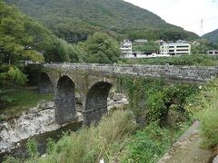 院内の石橋群を見ながら、本日の宿泊先の別府市まで車で移動します。