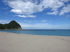 ここは竹野浜海水浴場。サーファーの方がいました。