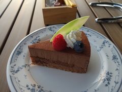 ケーキをいただきます。