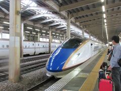 ホテルをチェックアウトして高崎へと向かう新幹線に乗りました。新幹線は早いと思います。あっという間に高崎に着きました。