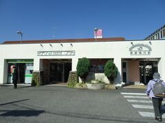 安房鴨川駅は内房線の終点でこれより外房線の起点です、一瞬駅前まで出てみましたすぐに10:34出発の上総一ノ宮行きに乗車します