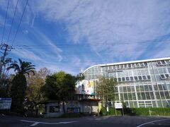 正面は牧野植物園の南門です。
ここで帰りのMY遊バスを待ちます。