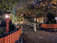 巽橋

　赤い霊柩車で殺人事件が起きそう。