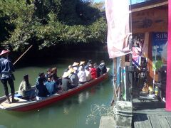 掘割沿いには水上売店もあって、なんだかバンコクの水上マーケットを連想する。