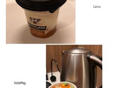 Crystalbook Flynn

ホテルに戻ってきました。
ブツブツ文句言いながら私がスーパーで買った物はカップラーメンとヨーグルト（笑）旅先で食べるカップ麺って何だか美味しいのよね。日頃、家ではほとんど食べないしねぇ～