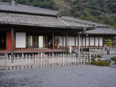 続いて仙巌園へ。建物の中にも入れて和の雰囲気が味わえます。
1658年に建てられた。島津家の別邸です。