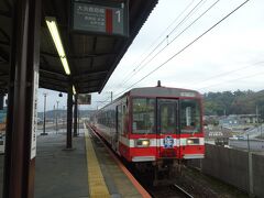 07:27、折り返し水戸行の鹿島臨海線の列車が入線してきました