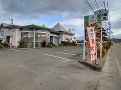 「宮寿司」８：３６通過。
お寿司だけでなく、お肉料理・麺・定食系もあるお店です。
月曜定休日・11時から営業です。