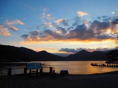 中禅寺湖に映る夕焼けが綺麗