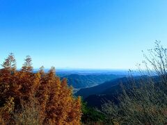 ケーブルカーを降りたところの御岳平からの眺め。
今日は素晴らしい眺望。筑波山がかなりはっきりと見ることができました。