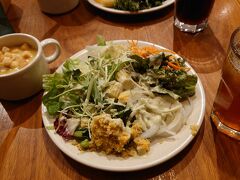 この日の夜は東京ドームホテルに入っているシズラーで。
野菜をもりもり食べられて大満足。