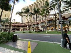 ホクラニ側のビーチウォーク