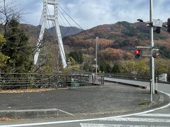 2箇所目は諏訪峡大橋。残念ながら2箇所とも紅葉のピークは過ぎていましたが、景色そのものは美しかったです。