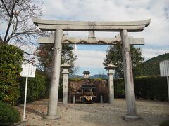 産田社です。
本宮から大齋原に向う途中に有ります。
熊野本宮の末社で伊邪那美神（イザナミノカミ）が祭られています。
日本を作った神様ですね
