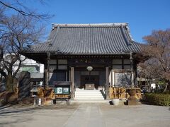 浄土宗寺院である宝龍寺の本堂。
安土桃山時代の浄土宗僧侶：呑龍上人が住職をされていたお寺だそうです。呑龍上人は、貧しい子供たちを弟子として引き取り、教育に力を入れていたことから、「子育て呑龍様」と呼ばれて慕われていたそうです。