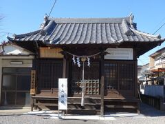 小さな社殿ですが、江戸時代の寛保2年(1742年)に創建された神社です。
御祭神は、金山彦命、金山姫命の2柱で総称して金山大明神。地域の人々からは、「かねがみさま」と呼ばれて、大切にされているようです。