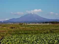 大山(伯耆富士)

この写真を撮るために江府インターチェンジで米子道を降りました。