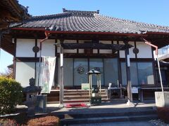 観音寺の本堂。
佐野大仏は江戸時代建立ですが、境内の建物群は近代に建てられたもので占められていました。