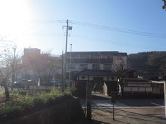 一通り、参拝したのでバスに戻る。

西日が眩しい。