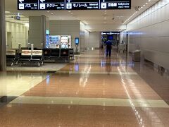 羽田空港T2国際線、深夜なので静か