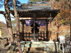 五龍王神社（栃木県日光市藤原）

小さな祠です。1825年に鶏頂山に建てられて、大洪水の後に、この地に移された。