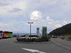 旧輪島駅、現ふらっと訪夢から「能登町役場前」行きのバスに乗って、白米千枚田へ。

バスは、道の駅　千枚田ポケットパークの手前に停まります。