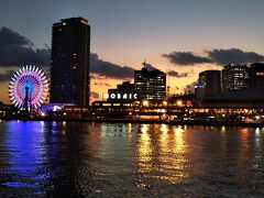 夕陽のハーバーランド☆

この辺は横浜の みなとみらい 周辺に似てます。笑