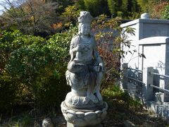 東福寺の仏様　とっくりを持たれています。