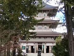日本忠霊殿です。霊廟らしいですが、善光寺の資料館でもあるそうです。