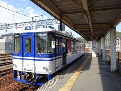 智頭急行の乗り場は1つのみ。車両も1両のみです。