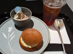鎌倉駅近くのカフェでお茶をして、休憩。
1日目は北鎌倉～鎌倉までの散策を楽しみました。
