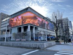 光化門交差点の一角ある近現代の韓国を学べる大韓民国歴史博物館へやってきました。新しい博物館で外壁には映像が映し出されて大迫力で期待が膨らみました。