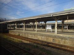 その通り、鳥栖駅に到着。
わかりやすい、昔ながらの重厚なターミナル駅。