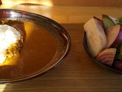 お昼ごはんは、昨日と同じく鎌倉野菜＆カレー。