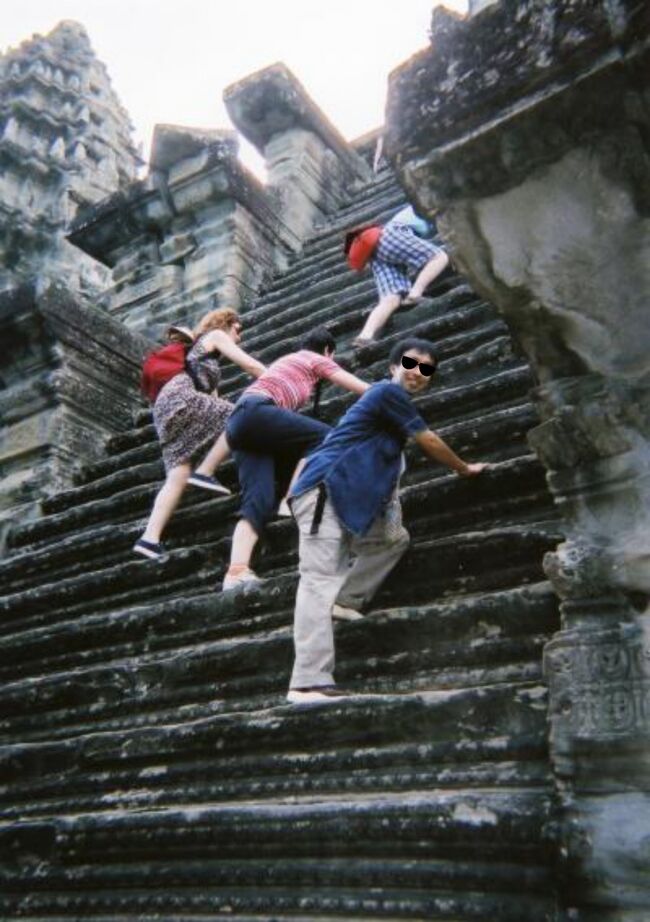 急坂を登ります。